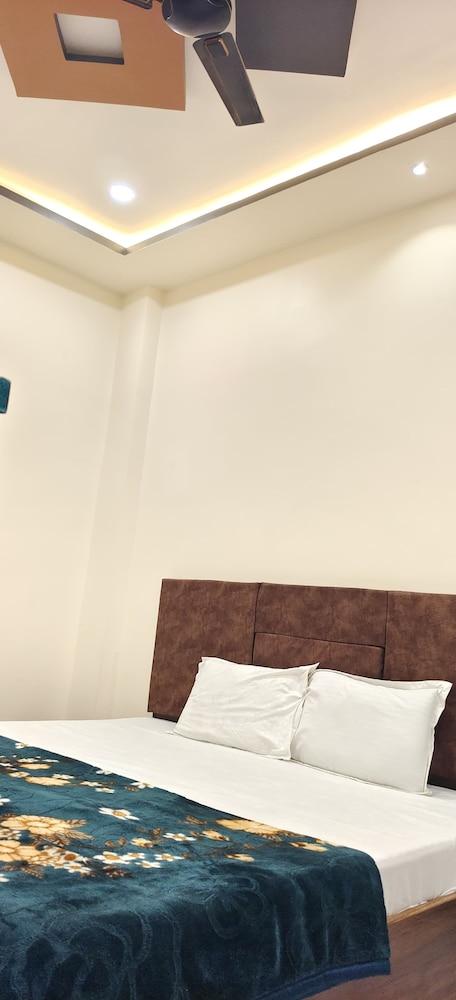 Shri Anant Mahadev Guest House