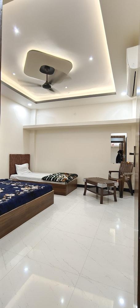 Shri Anant Mahadev Guest House