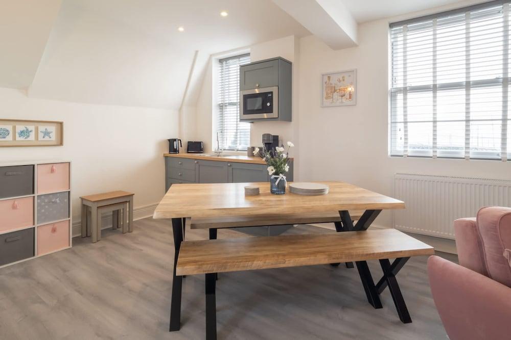 Host Stay The Crow s Nest