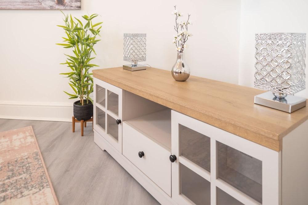 Host Stay The Crow s Nest