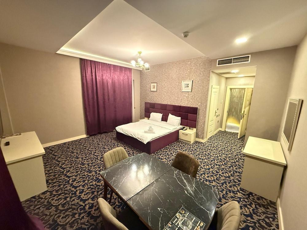 Montinn Premier Hotel