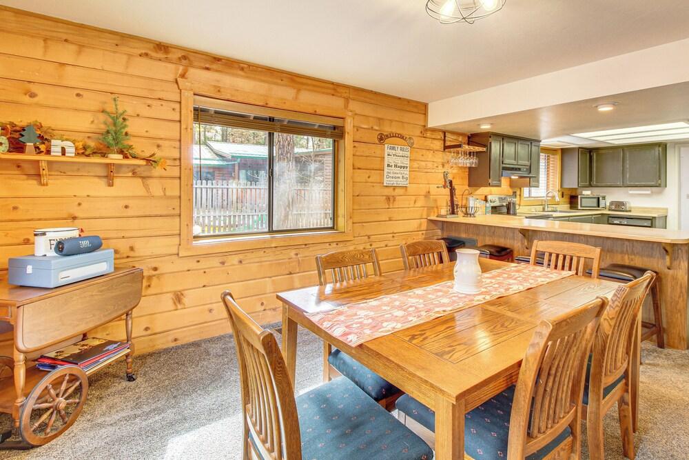 5 Mi to Woodland Lake Park: Cabin in Pinetop!