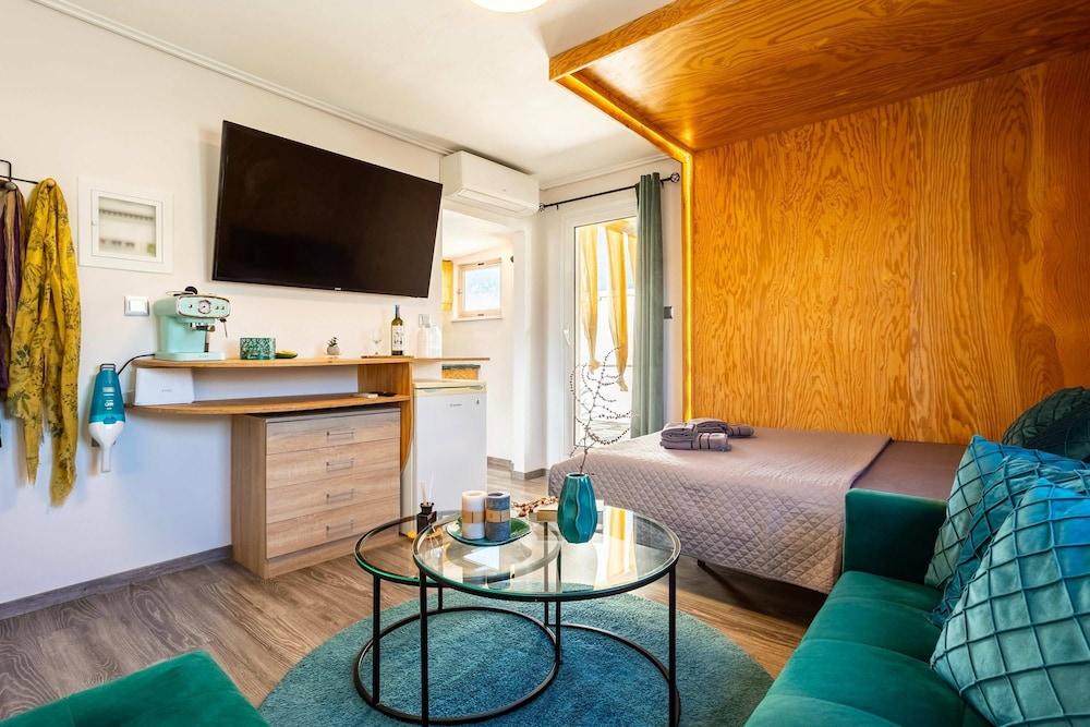 Urban Nest - Loft With Private Rooftop Garden