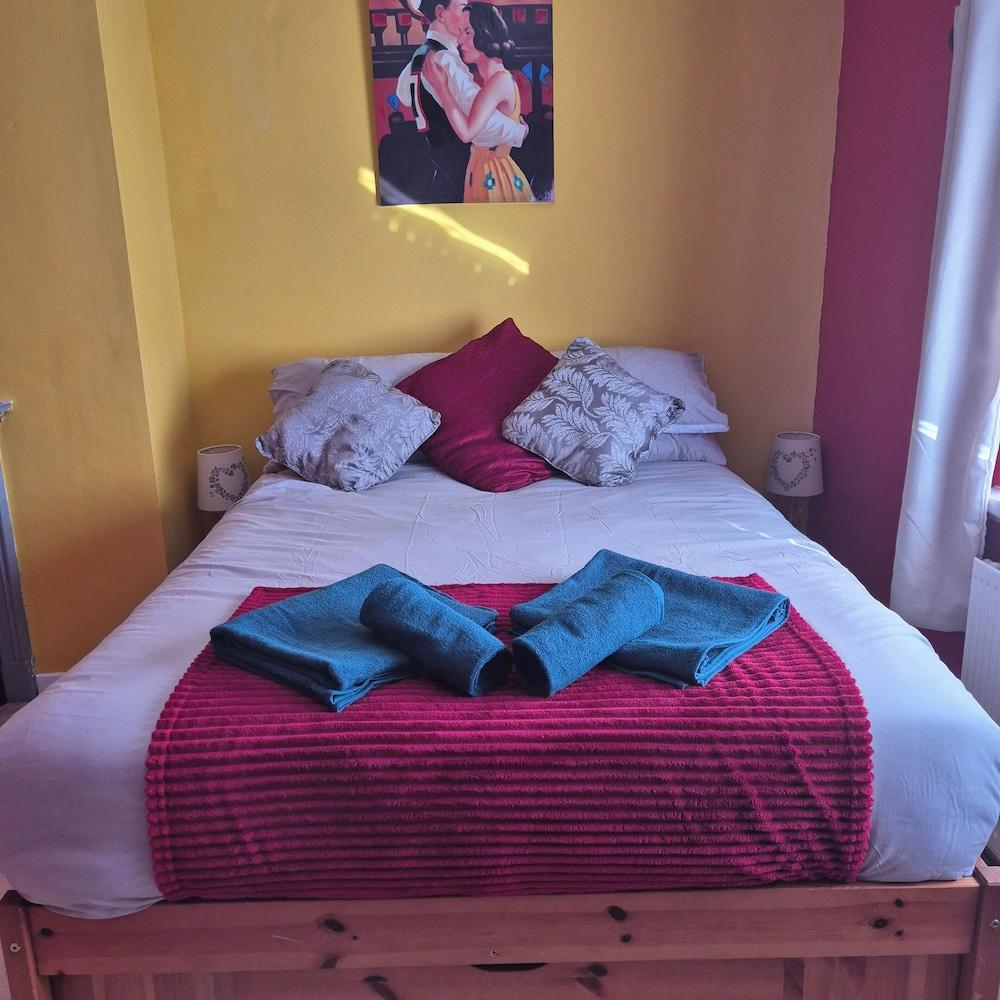 Swansea Serenity Retreat-3 bed House-large Garden