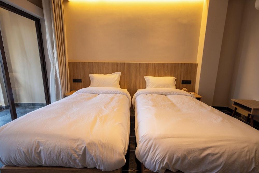 Nana Mountain Resort Mt. Annapurna View