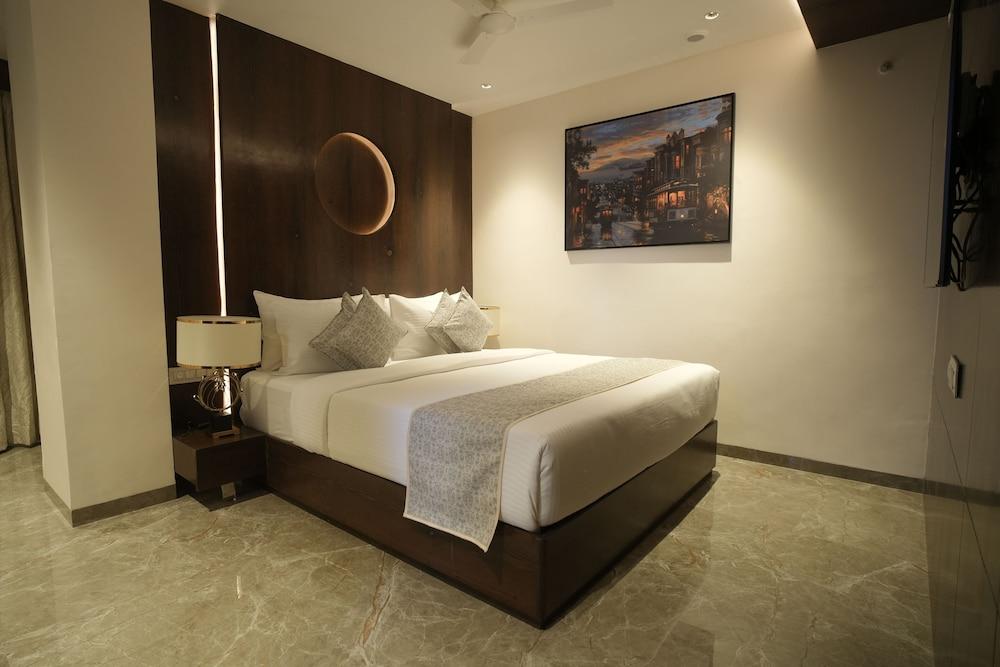 Ramee Tarang Hotel Indore