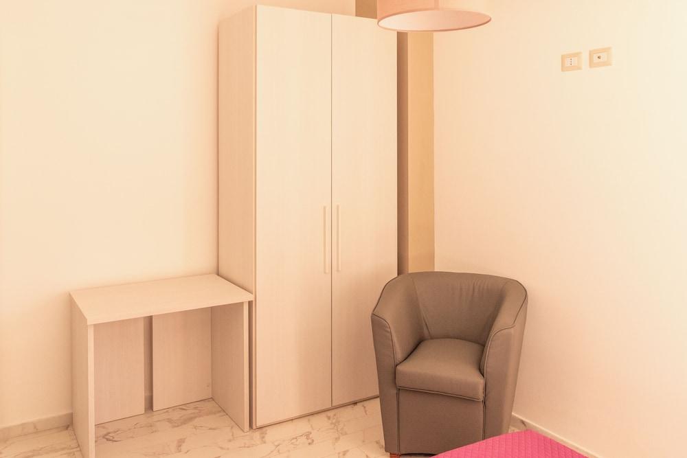 Residence con Piscina e Giardino