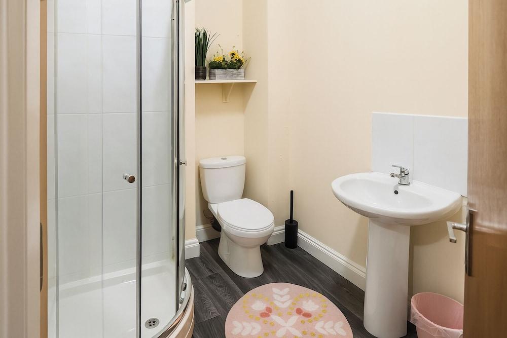 1 Bed - Sleeps 4 - Wolverhampton City Centre