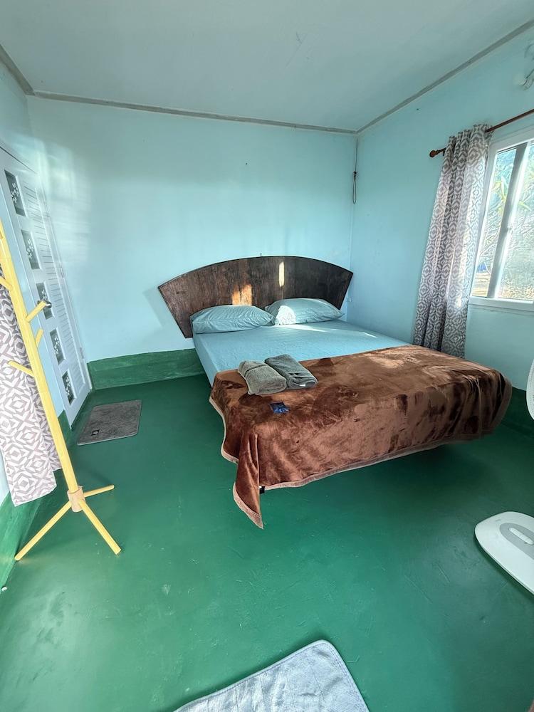 Baan Plai Laem Homestay