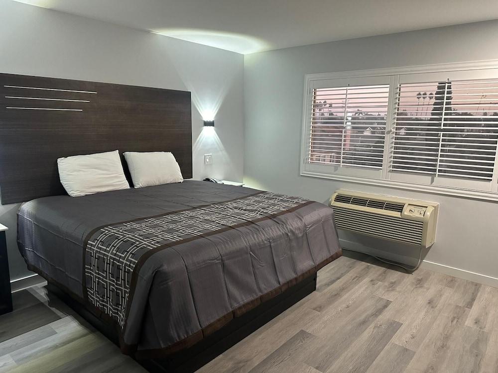 Beach Inn - A Huntington Beach Motel