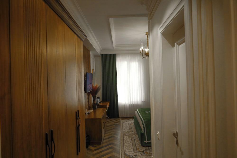 Aliz Boulevard Hotel