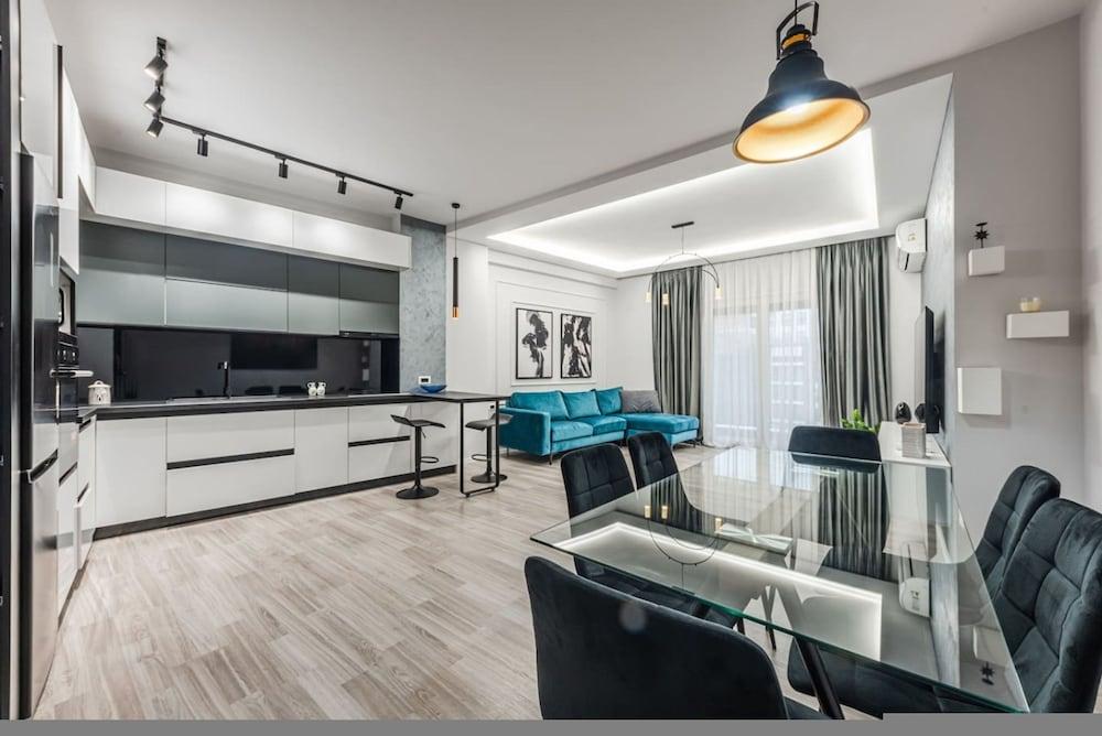 The Teal Spot in Tiran