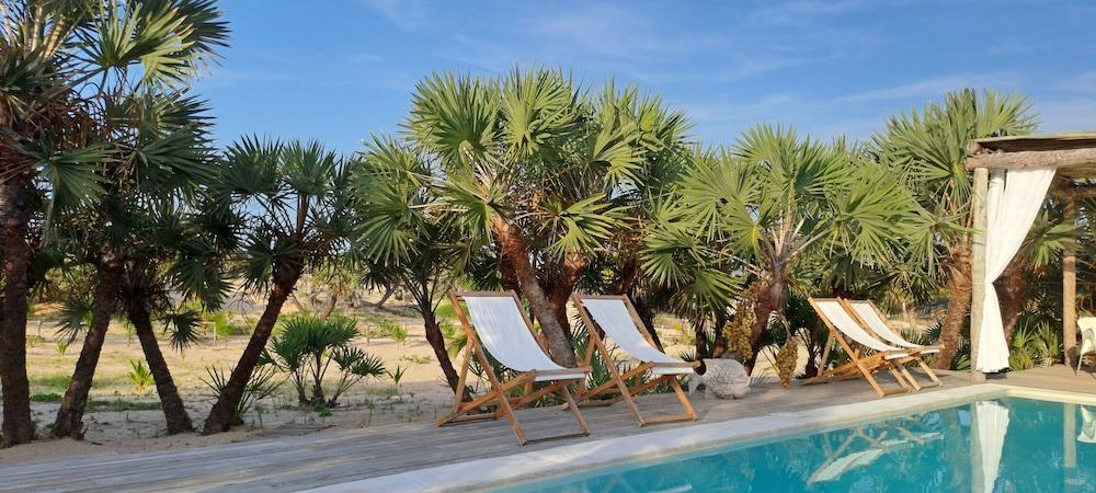 Coral Villa - Luxury Beachfront Villa with Private Pool by Karula