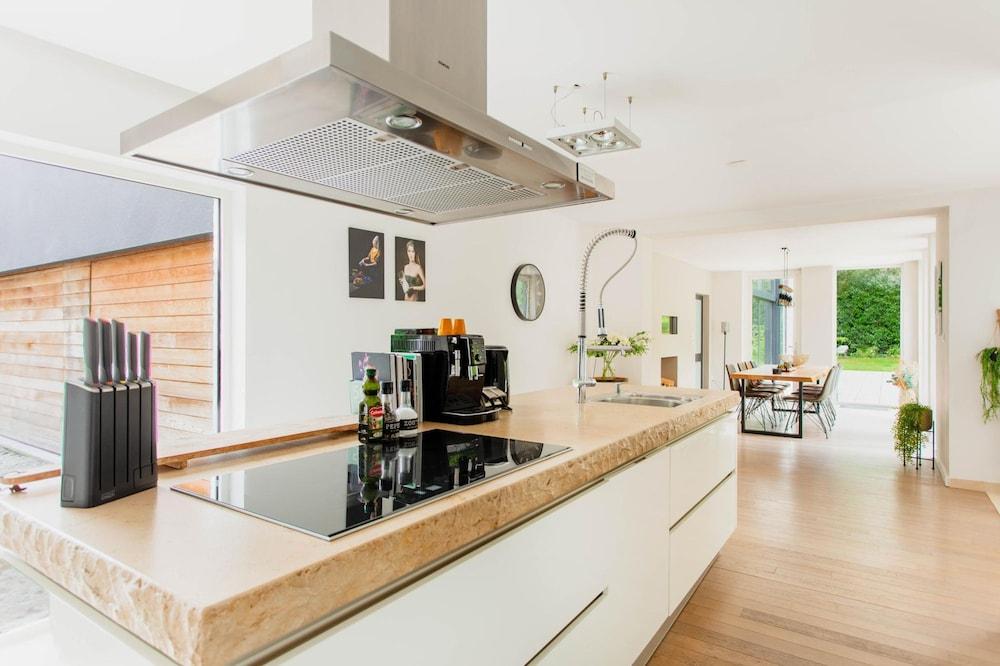 Lanaken Retreat Pool Jacuzzi and Sauna