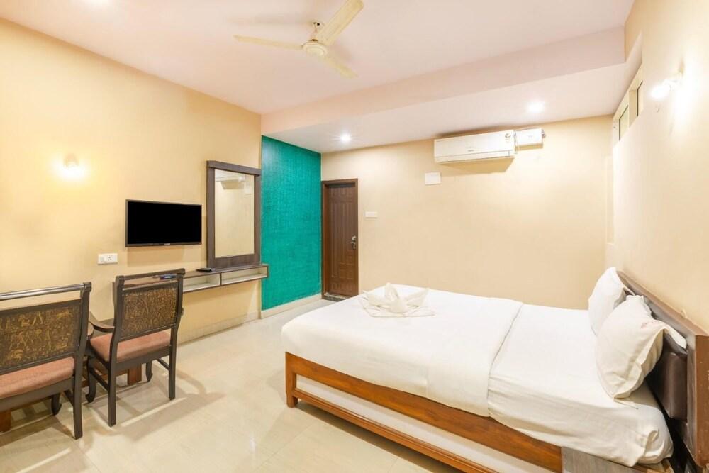 IROOMZ Eco - HOTEL BIG BOSS