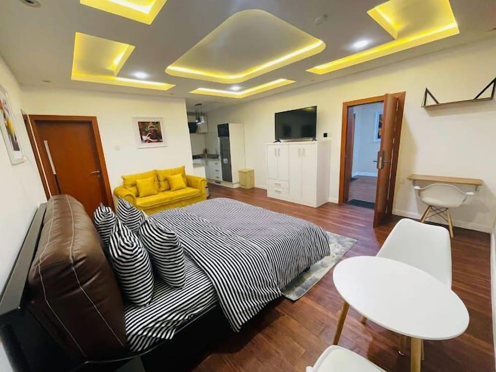 Smart Service Apartments