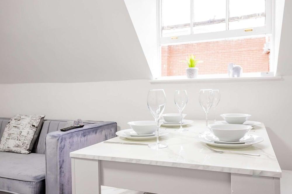 Host Stay New Street Dwelling