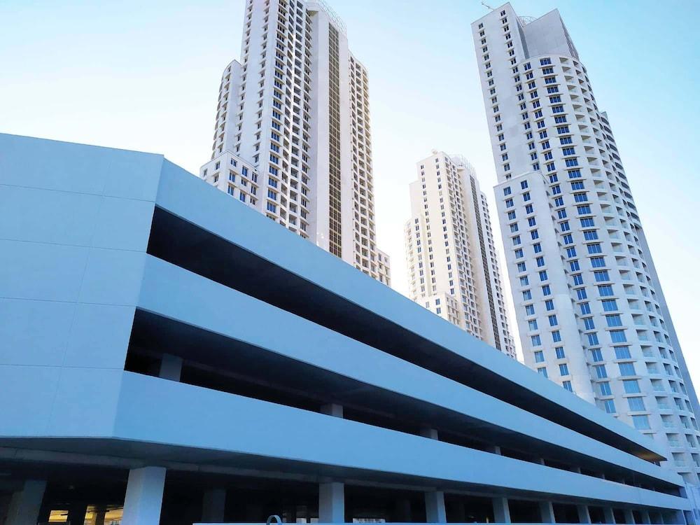 30th Floor-Skyline above a City