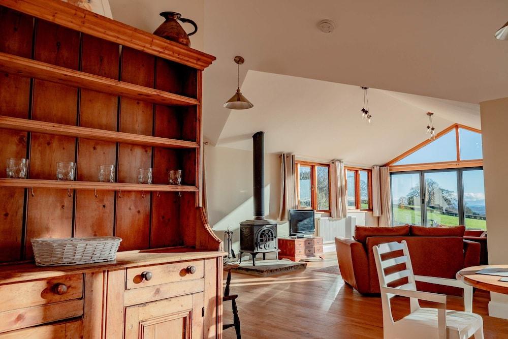 Host Stay Upperley Barn