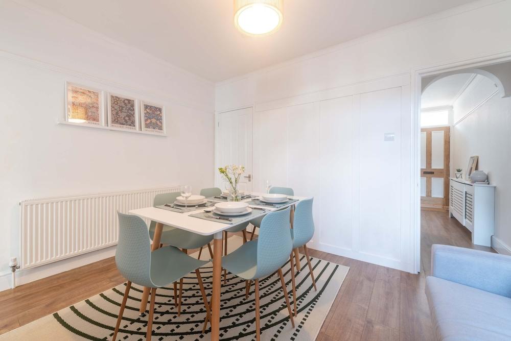 Host Stay Caversham Westfield House