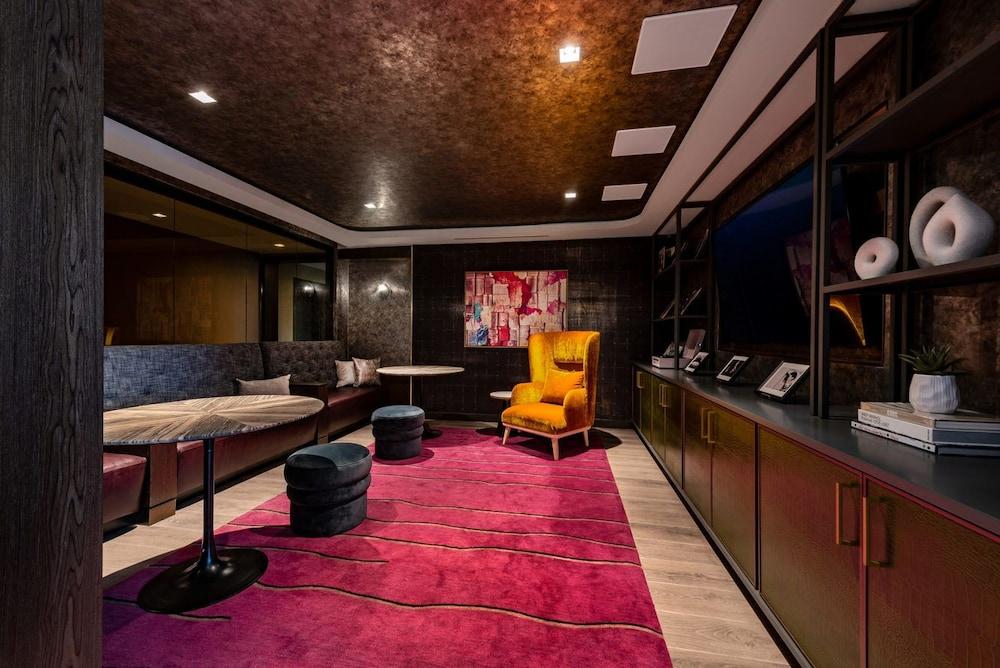 Bright Apartment with Great Amenities