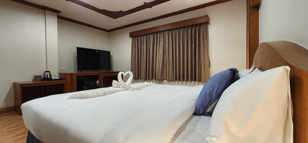 Arya Suites Patong Beach