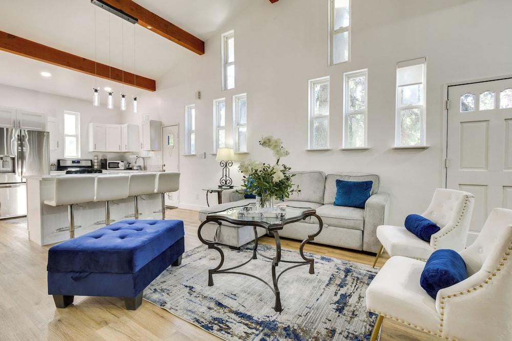 Lake Arrowhead Hideaway w/ Deck & Hot Tub