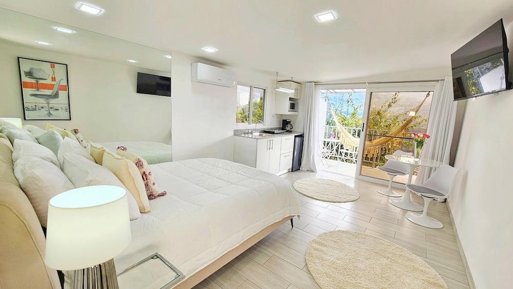 Casa Reina by Villa Alejandro