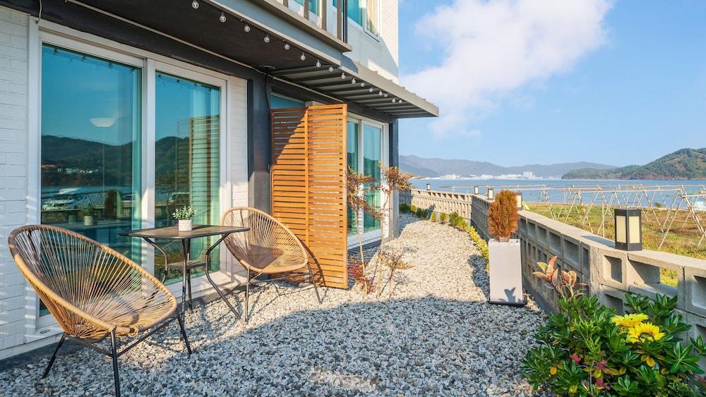 Namhae Yujane Pension