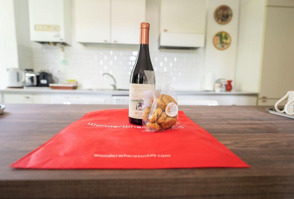 Testaccio Luminous And Large Apartment