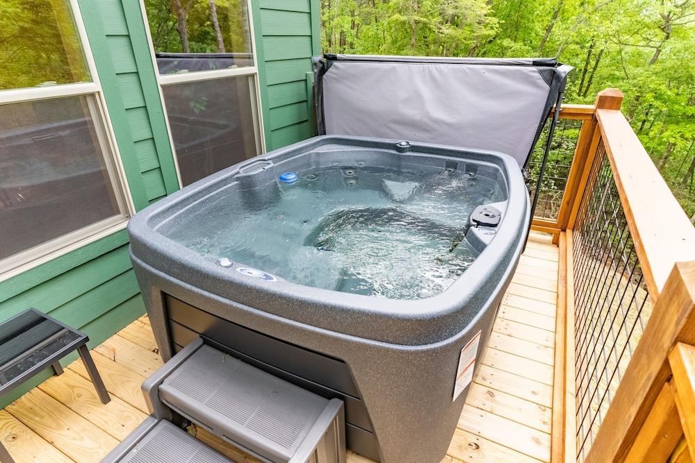 2 Brand New Cabins for Family Retreat