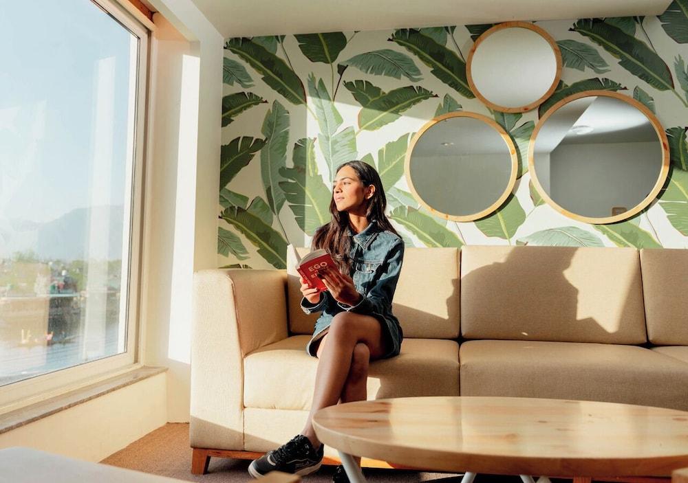 Bloom Boutique - Dal Lake