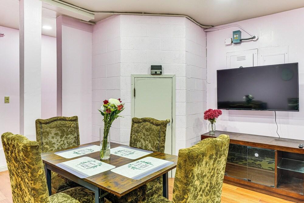 Lake Chabot Getaway ~ 3 Mi to Water!