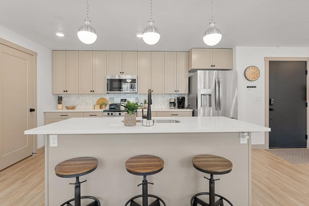 Pinyon Pines #103 2 Bedroom Condo