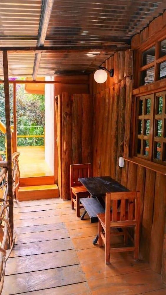 Ati Hostel & Beach Club