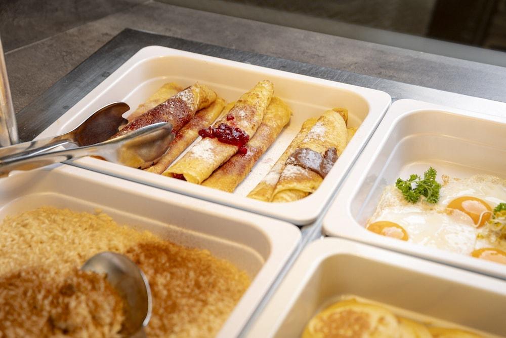 Apartment With Balcony/terrace