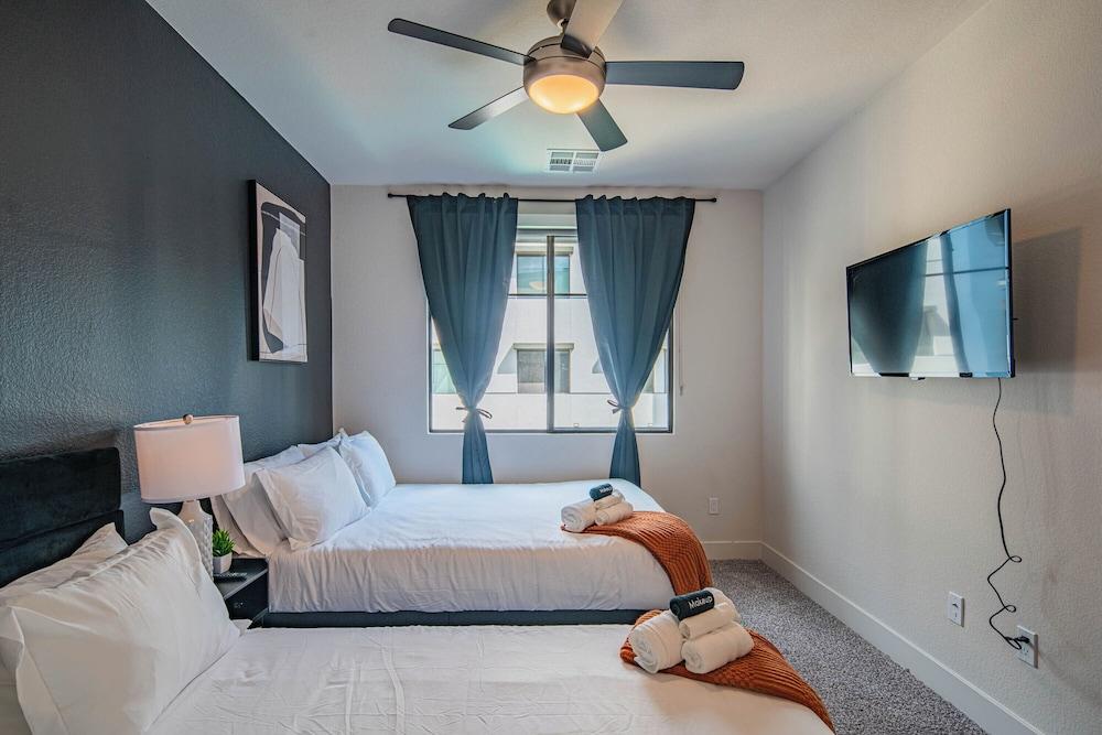 ROVE LIVING/KB - Scottsdale Grand