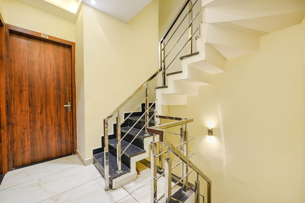 Fabhotel Dm Residency