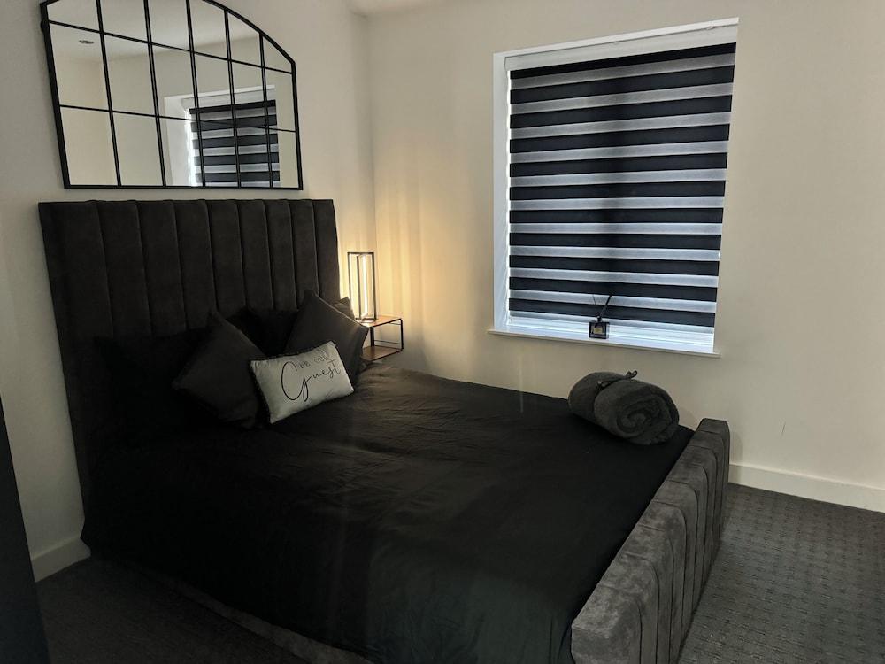 Luxury Flat in Uxbridge