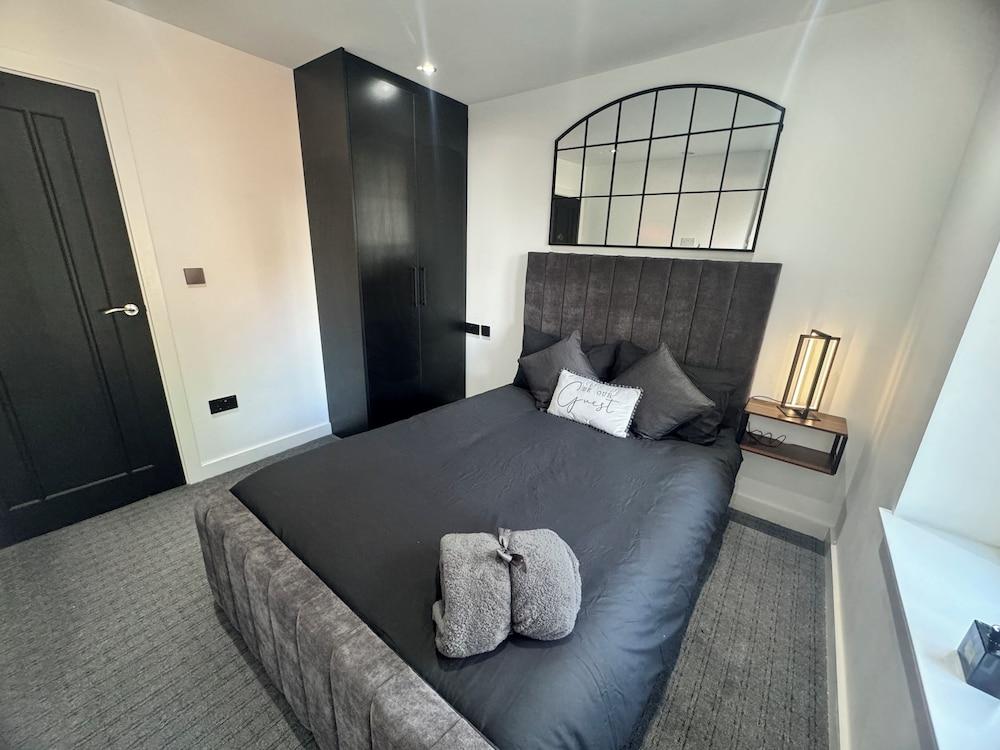 Luxury Flat in Uxbridge