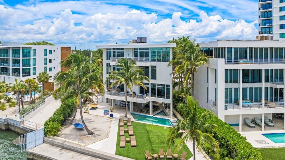 Endless Horizon in Siesta Key