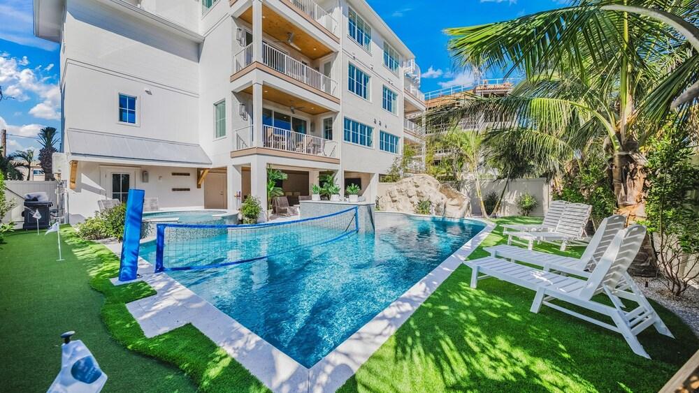 Serving Sunset in Siesta Key