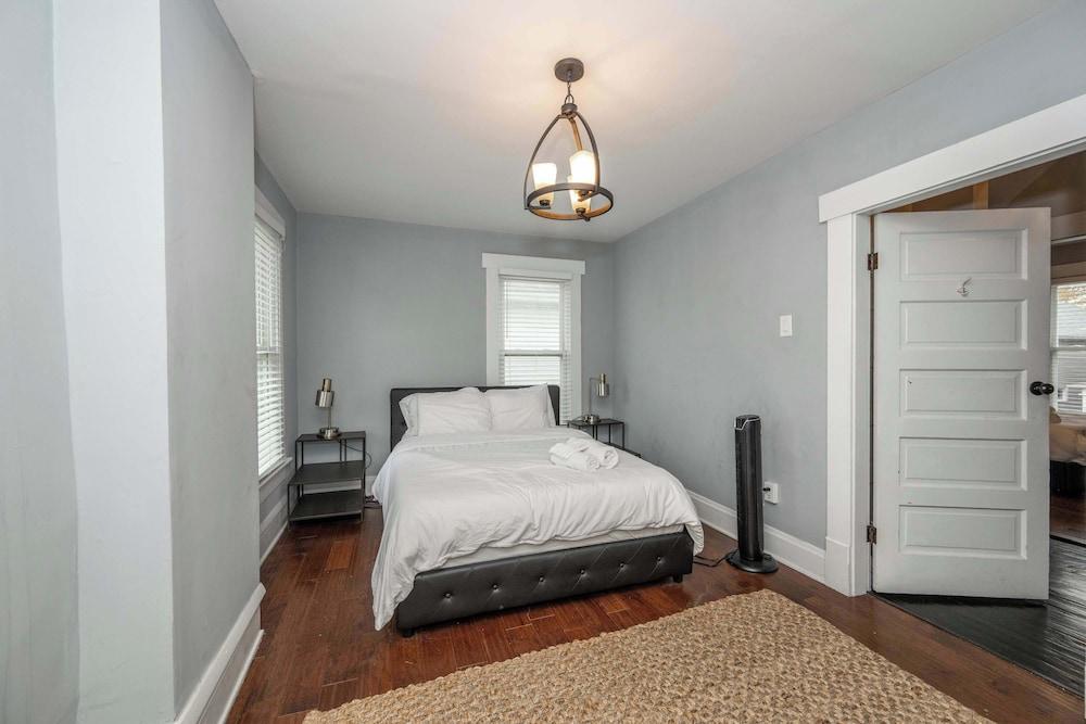 The Restful Roost w Hot Tub