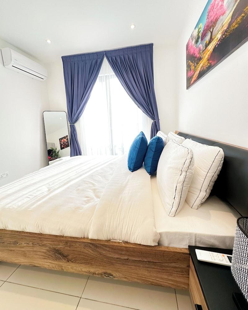 Loxwood House Apartment