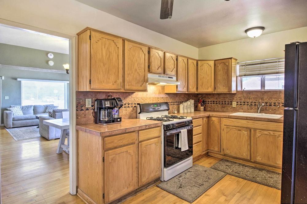 Tranquil Tucson Home w/ Yard - Walk to U of A