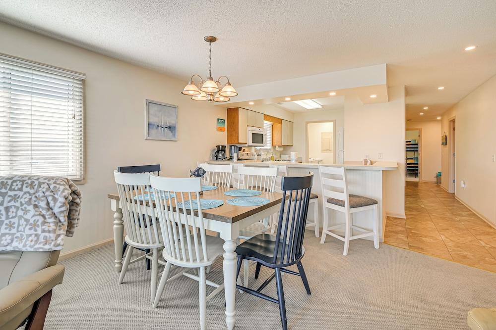 Oceanfront Condo w/ Pool Access in Surfside Beach!