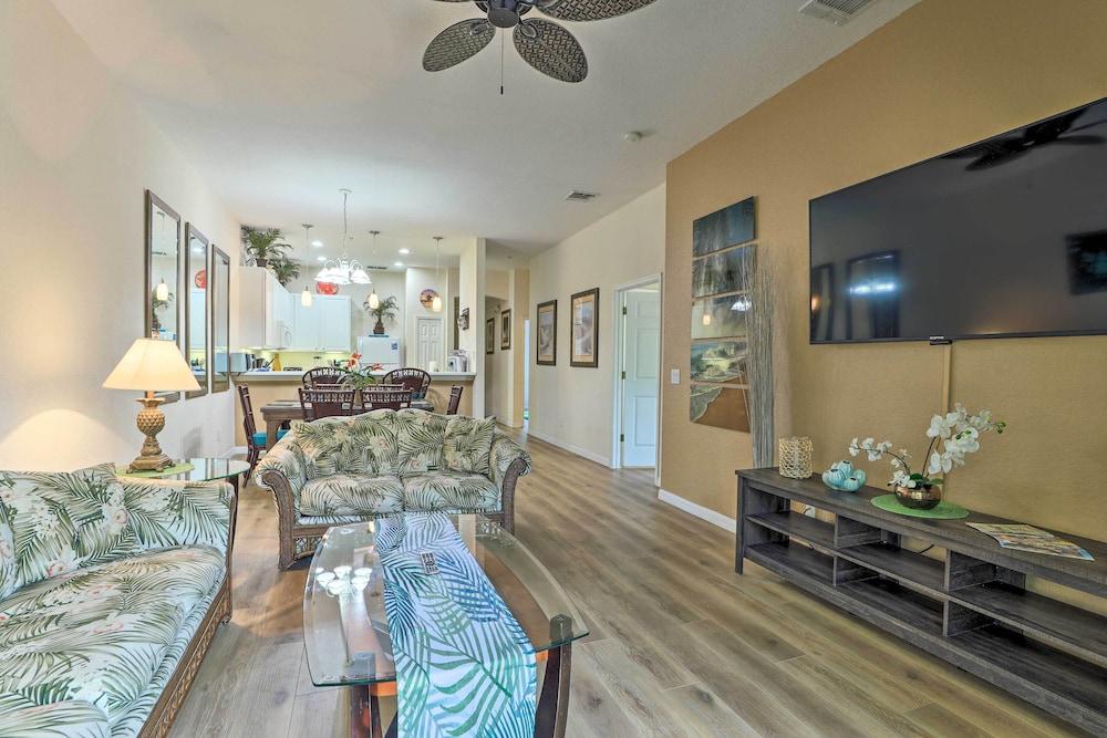 Vibrant Condo w/ Pool Access: 11 Mi to Disney