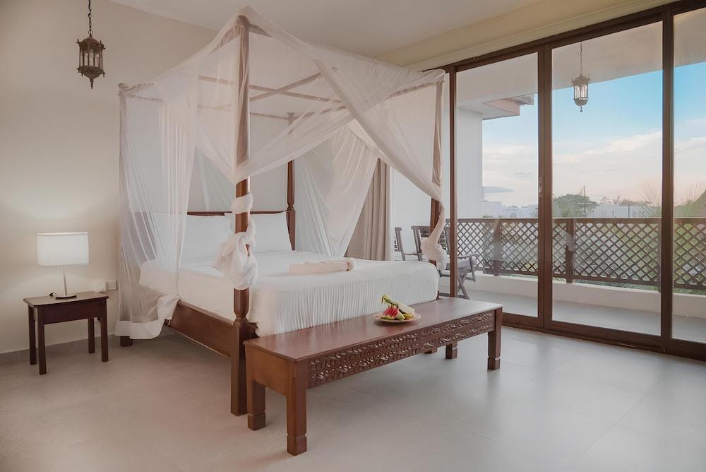 AHG Hisia Nungwi Experience Hotel