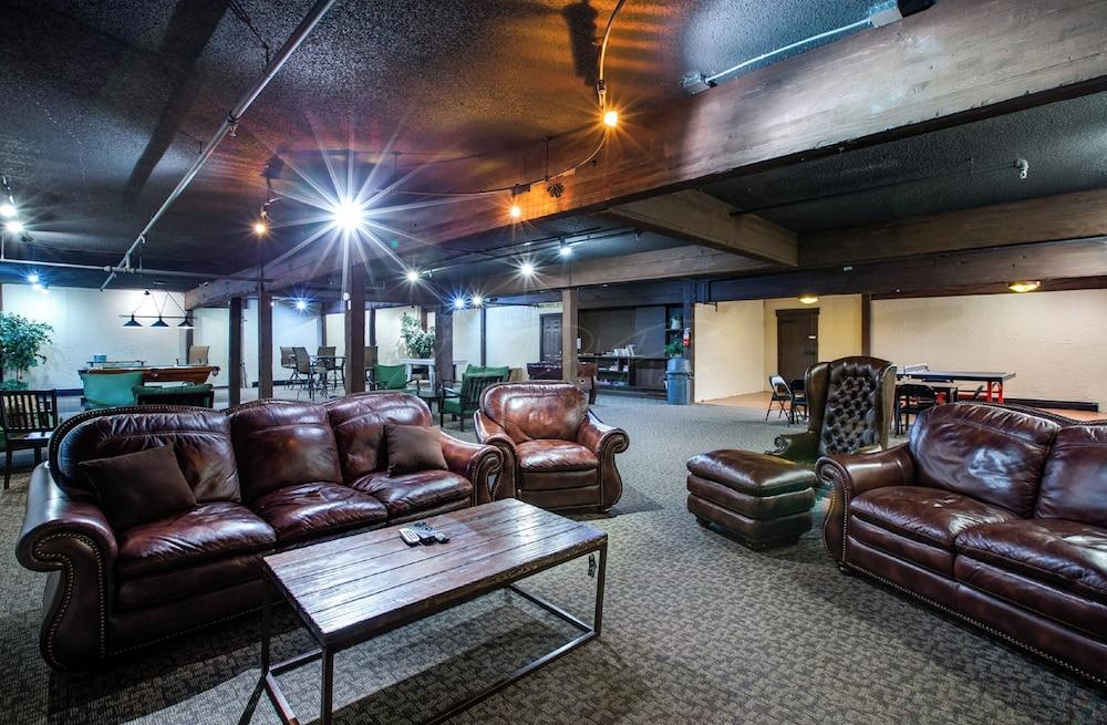 Mt Baker Lodging Condo 94 - A Great Condo Near Skiing and Hiking Now has Wifi