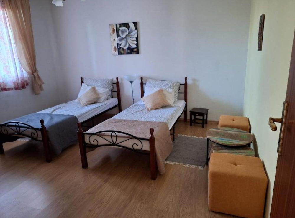 Ellgasi Charming & Cozy Apartment